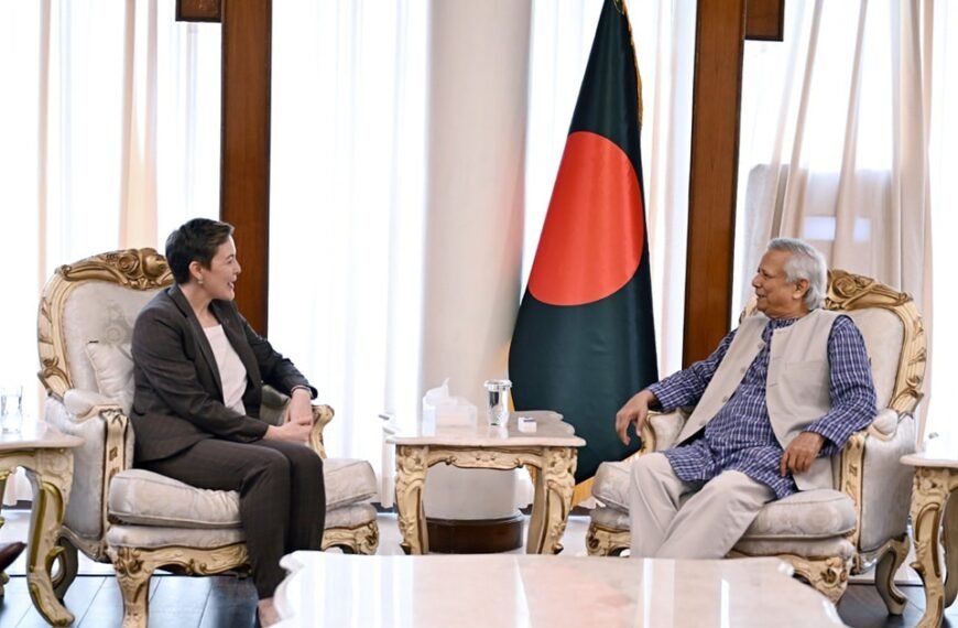 প্রধান উপদেষ্টার সাথে বিদায়ী সাক্ষাৎ করলেন অস্ট্রেলিয়ার ভারপ্রাপ্ত রাষ্ট্রদূত