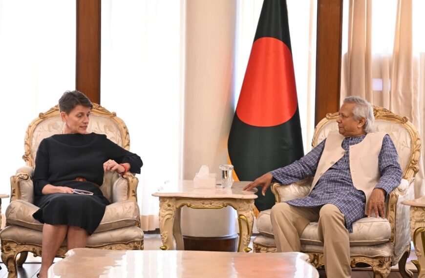 প্রধান উপদেষ্টা অতীত সরকারের নৃশংসতার নথিভুক্তকরণের উপর জোর দেন।