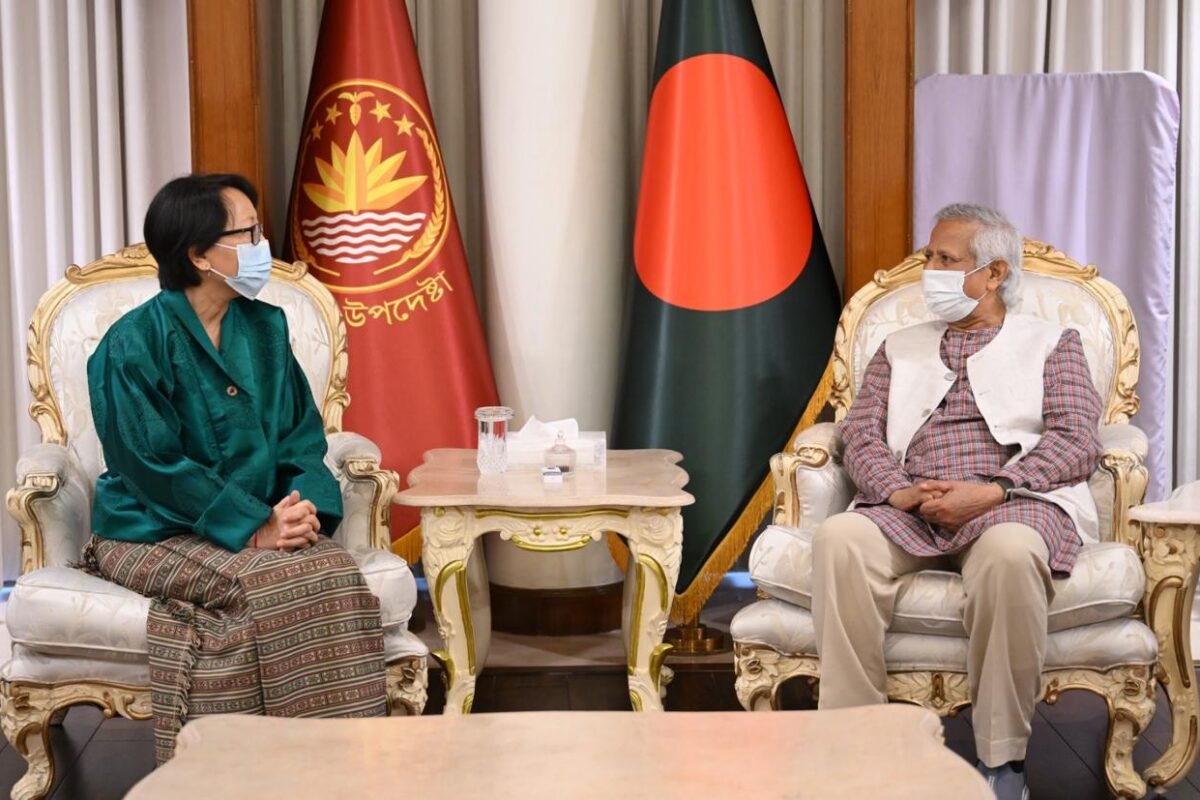 ভুটানের নবনিযুক্ত রাষ্ট্রদূত প্রধান উপদেষ্টার সাথে সাক্ষাৎ করেছেন