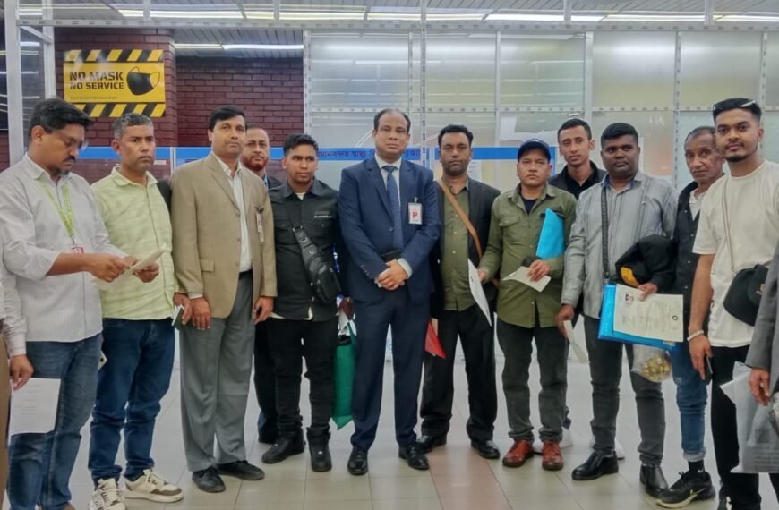 যুদ্ধ পরিস্থিতিতে ইরান থেকে দ্বিতীয় দফায় ৩২ জন প্রবাসী বাংলাদেশীদের প্রত্যাবাসন