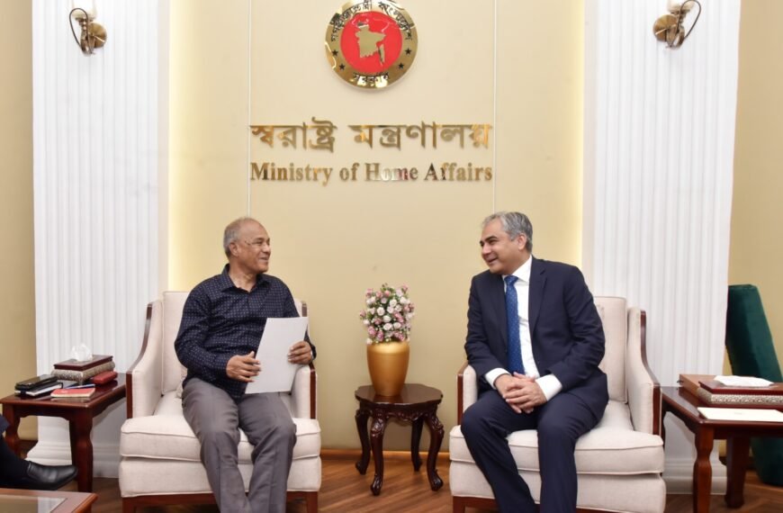 মাদক ও সন্ত্রাস দমনে পারস্পরিক সহযোগিতার লক্ষ্যে স্বরাষ্ট্র উপদেষ্টার সঙ্গে পাকিস্তানের স্বরাষ্ট্র মন্ত্রীর সাক্ষাৎ