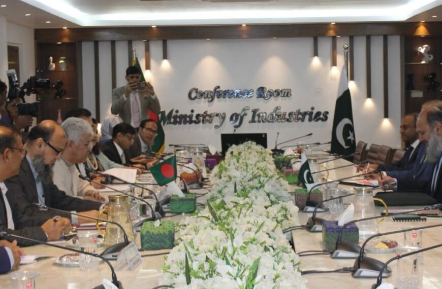 শিল্প উপদেষ্টার সাথে পাকিস্তানের বাণিজ্যমন্ত্রীর&hellip;