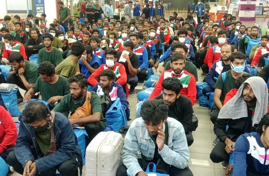 লিবিয়া থেকে ফিরলেন ১৭৫ বাংলাদেশি