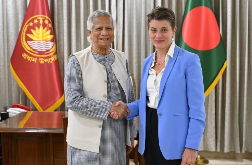 জাতিসংঘের আবাসিক সমন্বয়কারী প্রধান উপদেষ্টার সাথে বিদায়ী সাক্ষাৎ করেন, তার “অত্যন্ত সফল” নিউইয়র্ক সফরের প্রশংসা করেন