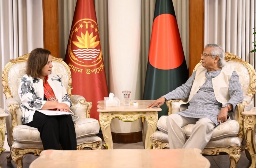 প্রধান উপদেষ্টার সাথে সাক্ষাৎ করেছেন তুরস্কের উপ-পররাষ্ট্রমন্ত্রী