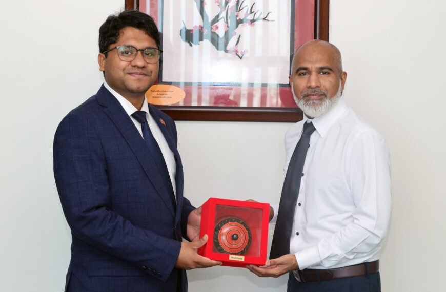 মালদ্বীপের শিক্ষামন্ত্রীর সাথে সৌজন্য সাক্ষাৎ করলেন বাংলাদেশের হাইকমিশনার