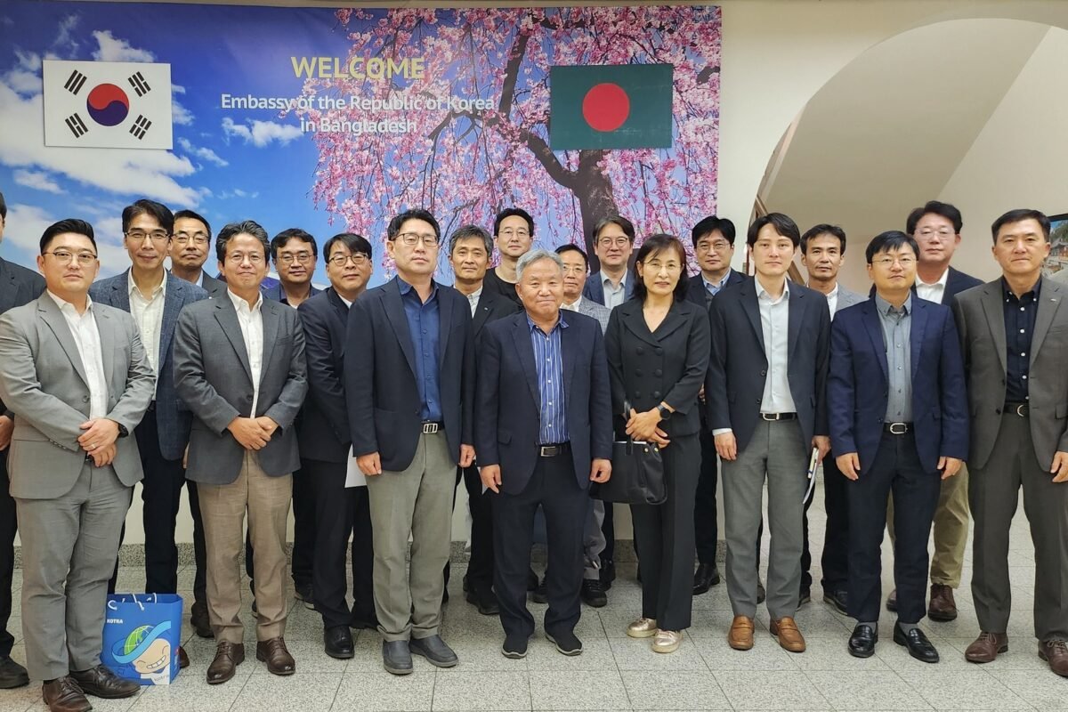 বাংলাদেশে কোরিয়ান কোম্পানিগুলোর নিয়ে সেমিস্টারভিত্তিক বিজনেস রাউন্ডটেবিল আয়োজন…