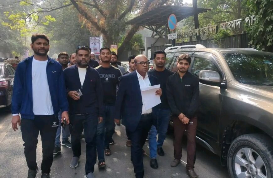 কক্সবাজার-৩ আসনে বিএনপির মনোনয়নপত্র সংগ্রহ করলেন লুৎফুর রহমান কাজল