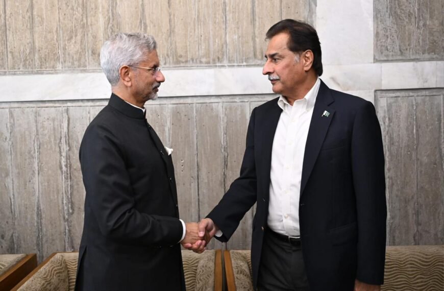 খালেদা জিয়ার শেষকৃত্য অনুষ্ঠানে ঢাকায় পাকিস্তান স্পিকার ও ভারতের পররাষ্ট্রমন্ত্রীর শুভেচ্ছা বিনিময়