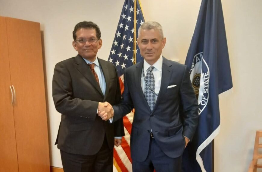 মার্কিন কর্মকর্তাদের সাথে সাক্ষাৎ করেছেন জাতীয় নিরাপত্তা উপদেষ্টা