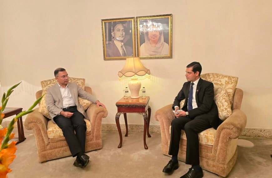 বিএনপি চেয়ারম্যান তারেক রহমানের সঙ্গে সৌজন্য সাক্ষাৎ করলেন নেপালের রাষ্ট্রদূত