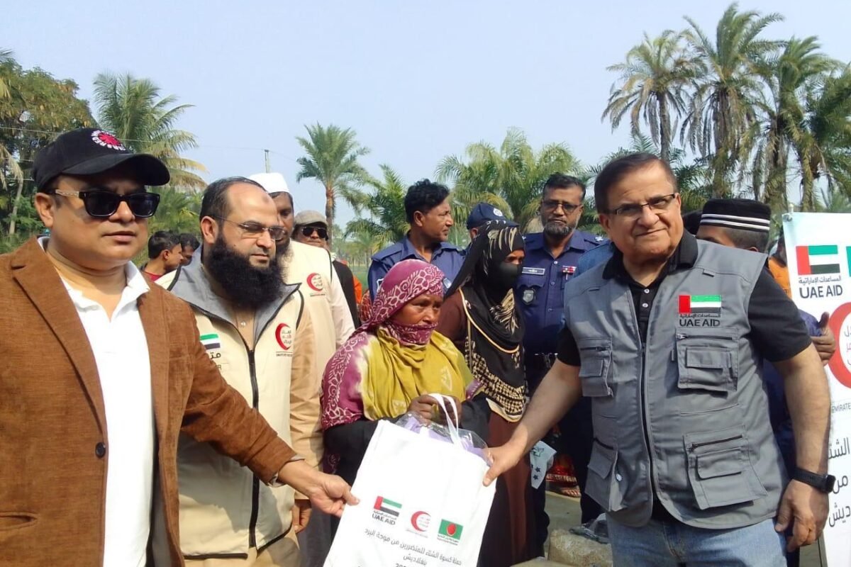 খুলনার দক্ষিণাঞ্চলে শীতবস্ত্র বিতরণ করল ইউএই দূতাবাস ও&hellip;