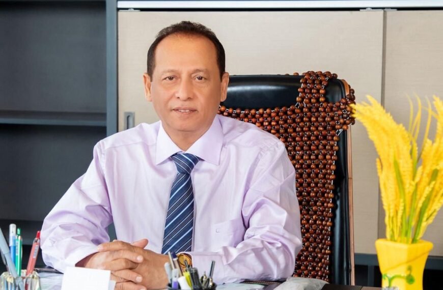 ঢাকা-১১ আসনে ড. এম এ কাইয়ুমের নির্বাচনে কোনো আইনগত বাধা নেই, নাহিদ ইসলামের করা রিট খারিজ করল হাইকোর্ট