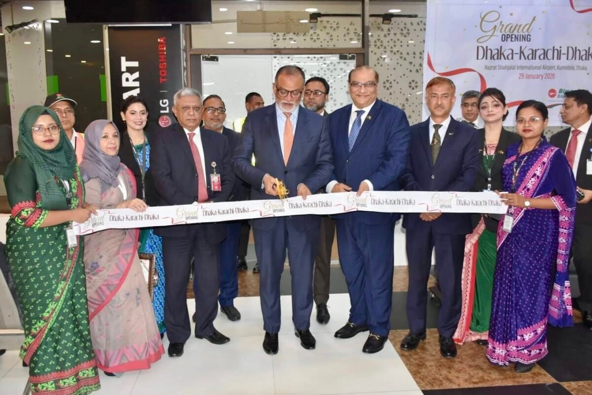 ১৪ বছর পর ঢাকা–করাচি সরাসরি ফ্লাইট চালু