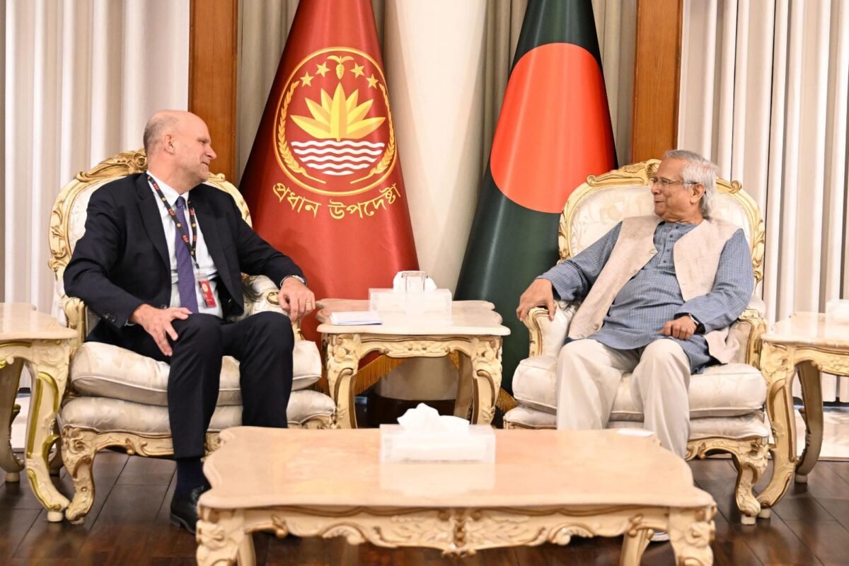 রোহিঙ্গা প্রত্যাবাসনই সংকটের একমাত্র কার্যকর সমাধান: প্রধান উপদেষ্টা