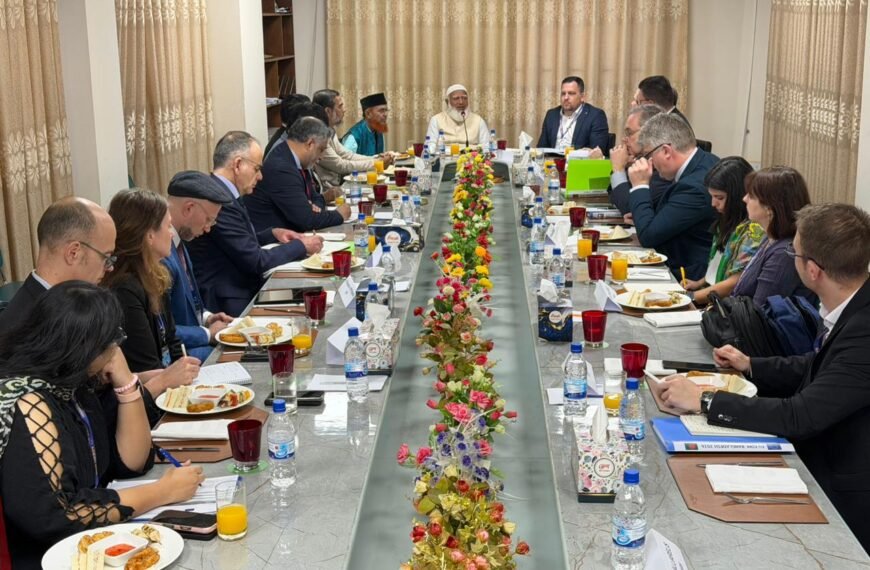 জামায়াতের আমীর ডা. শফিকুর রহমানের সঙ্গে সৌজন্য সাক্ষাৎ করলেন ইইউ নির্বাচন পর্যবেক্ষণ মিশনের প্রধান