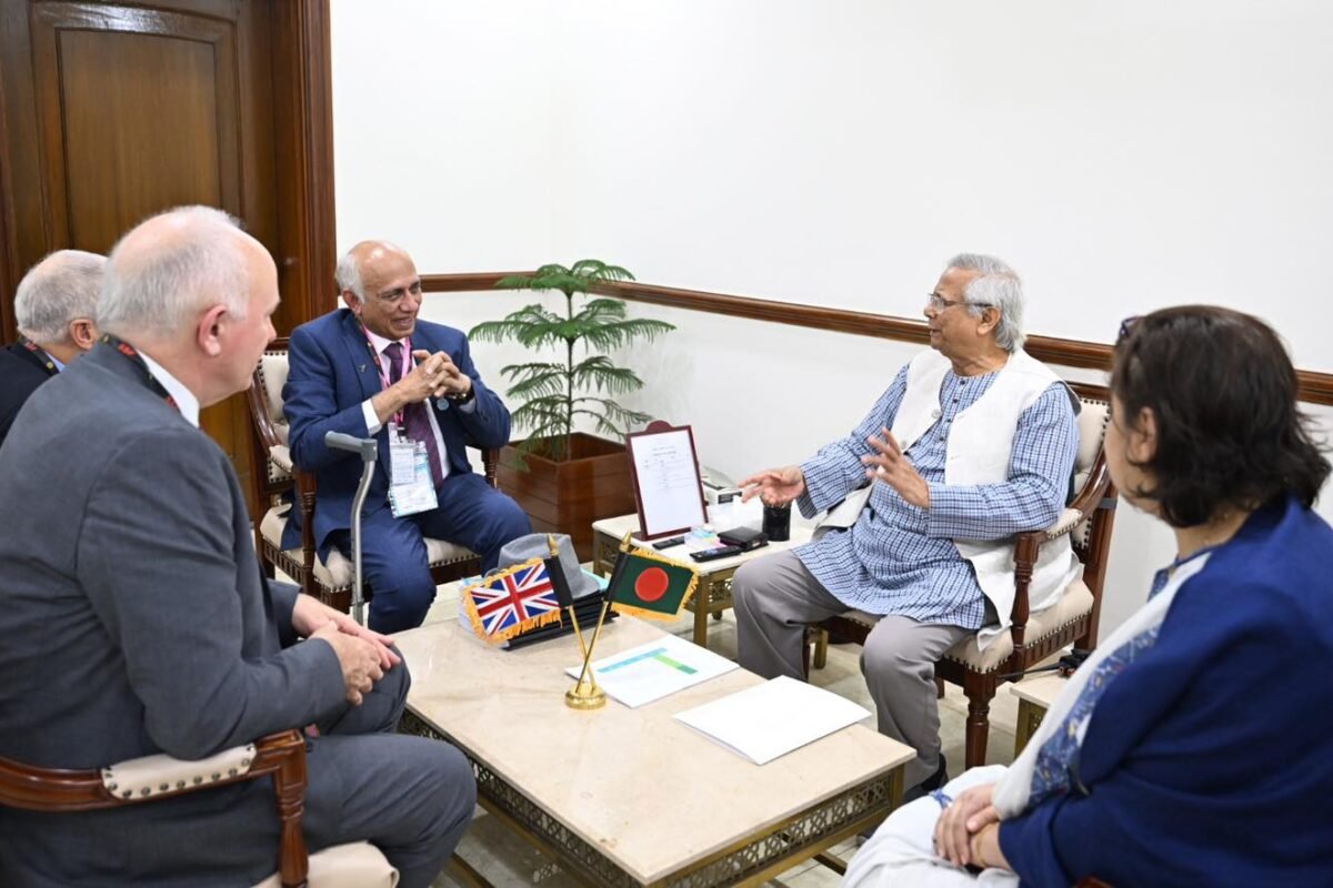 প্রধান উপদেষ্টার সাথে সৌজন্য সাক্ষাৎ করেছেন ভয়েস ফর&hellip;