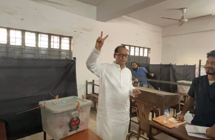 নিজ কেন্দ্রে ভোট দিলেন ঢাকা-১১ আসনে বিএনপি প্রার্থী ড. এম এ কাইয়ুম