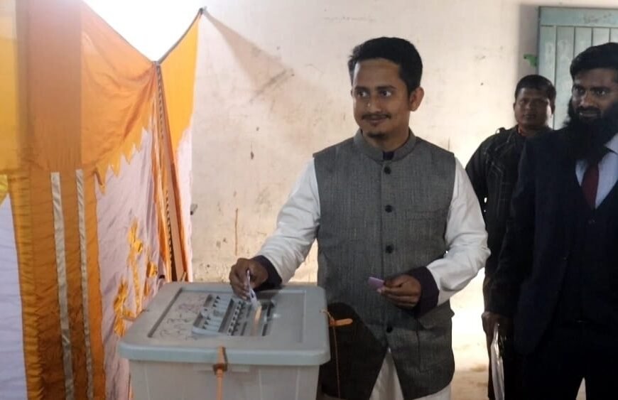 ভোট দিলেন পঞ্চগড়-১ আসনের এনসিপি প্রার্থী সারজিস আলম