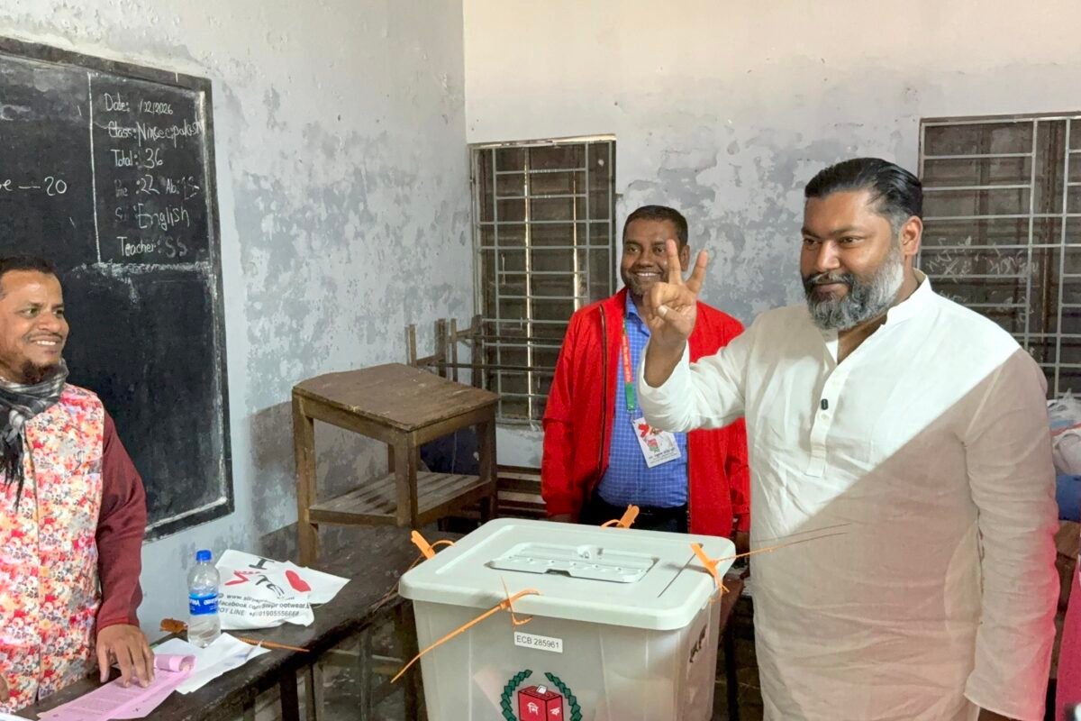 নিজ কেন্দ্রে ভোট দিলেন গাজীপুর-২ আসনের বিএনপি মনোনীত&hellip;