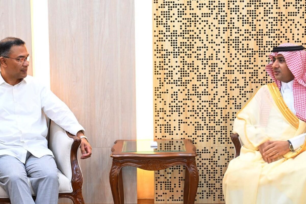 প্রধানমন্ত্রী তারেক রহমান-এর সঙ্গে সৌজন্য সাক্ষাৎ করেছেন ঢাকায়…