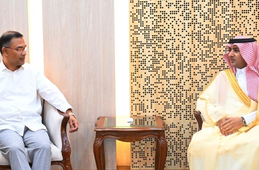 প্রধানমন্ত্রী তারেক রহমান-এর সঙ্গে সৌজন্য সাক্ষাৎ করেছেন ঢাকায় নিযুক্ত সৌদি আরবের রাষ্ট্রদূত