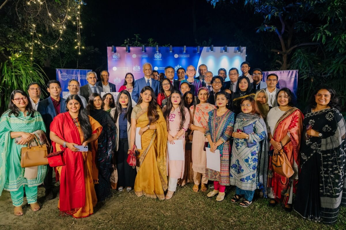 ঢাকা ফিরে আসা চেভেনিং এবং কমনওয়েলথ স্কলারদের স্বাগত…