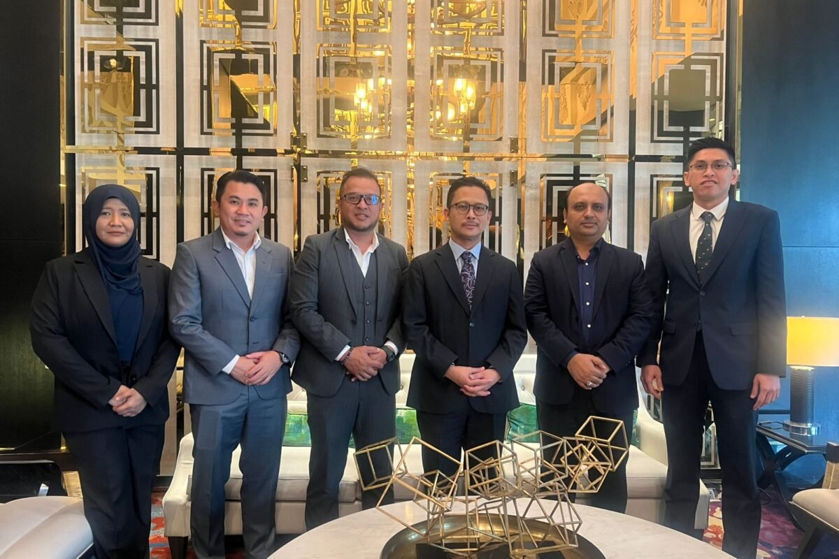 মালয়েশিয়ার নির্বাচন পর্যবেক্ষক দলের সাথে প্রবাসে বাংলার মুখ-এর&hellip;