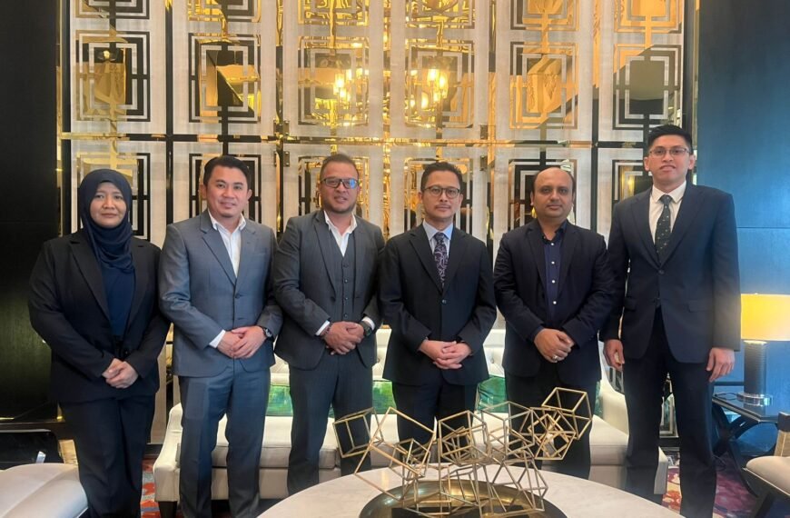 মালয়েশিয়ার নির্বাচন পর্যবেক্ষক দলের সাথে প্রবাসে বাংলার মুখ-এর সম্পাদক মোহাম্মদ সজীবুল-আল-রাজীব এর বৈঠক অনুষ্ঠিত