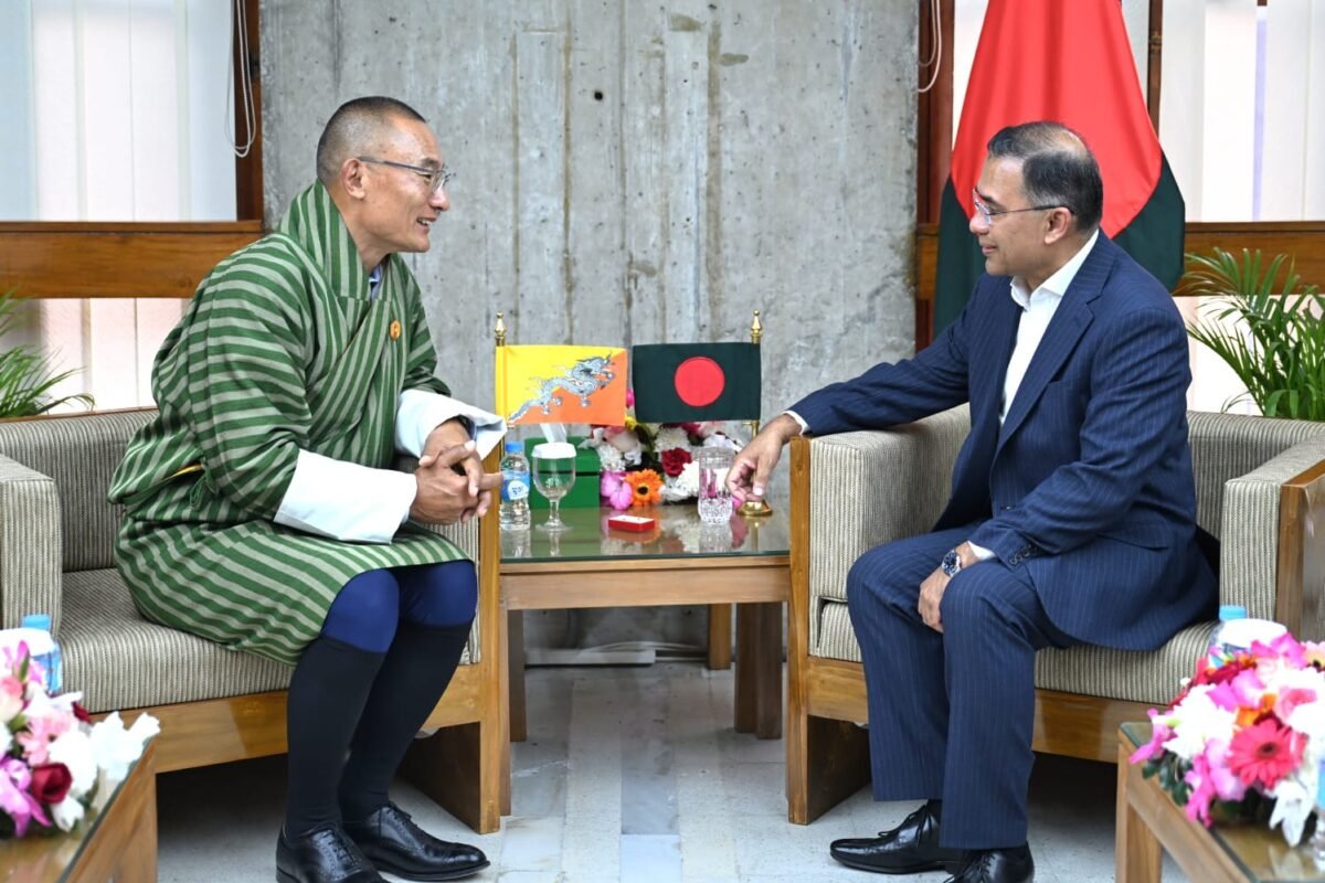 নবনির্বাচিত প্রধানমন্ত্রীর সঙ্গে ভুটানের প্রধানমন্ত্রীর সাক্ষাৎ