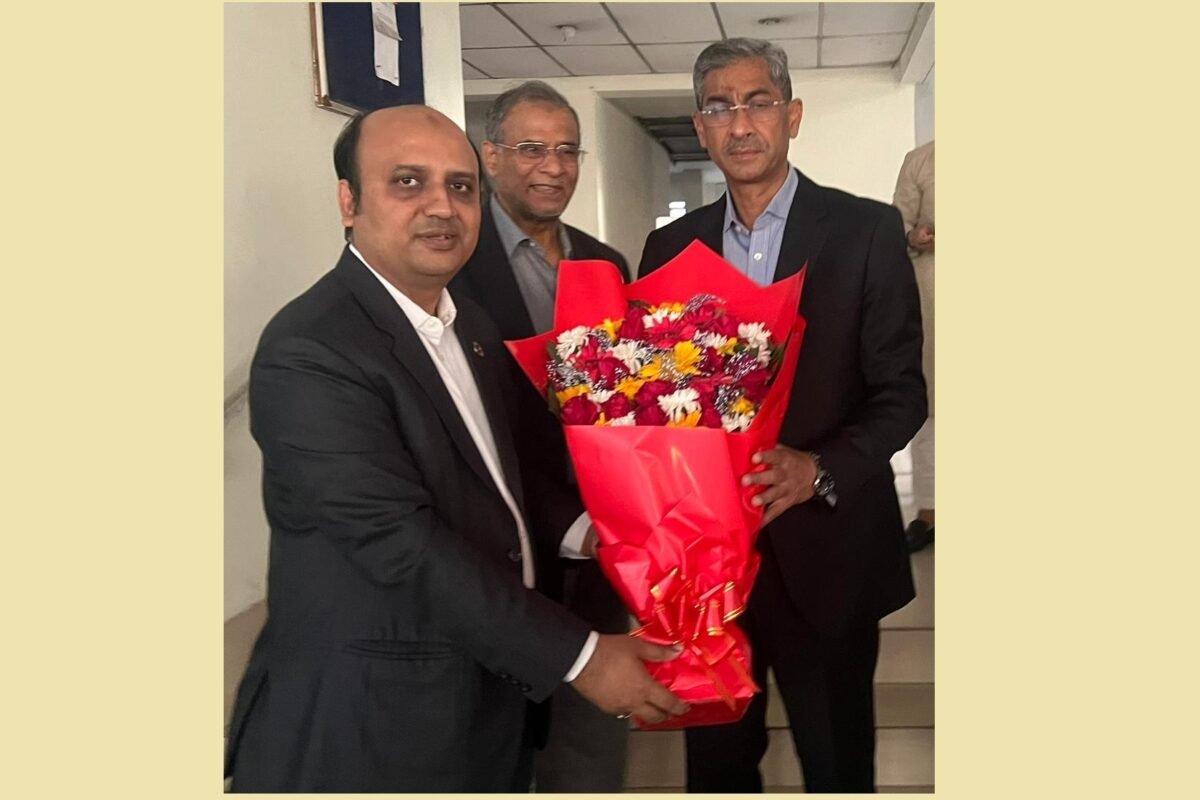 পানি সম্পদ মন্ত্রী শহীদ উদ্দিন চৌধুরী এ্যানির সঙ্গে&hellip;