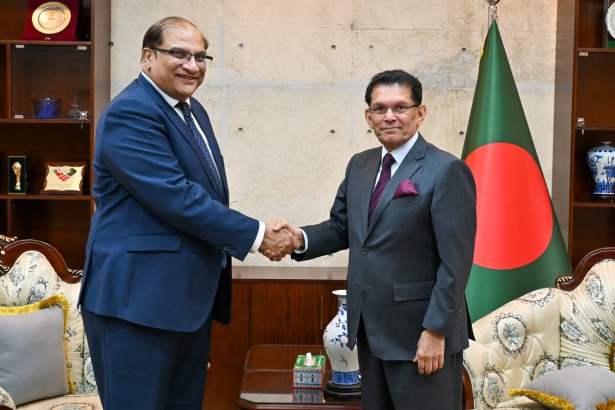 পররাষ্ট্রমন্ত্রী ড. খলিলুর রহমানের সঙ্গে সৌজন্য সাক্ষাৎ করেছেন…