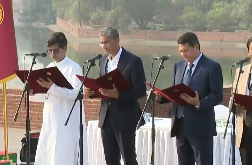 পানি সম্পদ মন্ত্রী হিসেবে শপথ নিলেন শহীদ উদ্দিন চৌধুরী এ্যানি