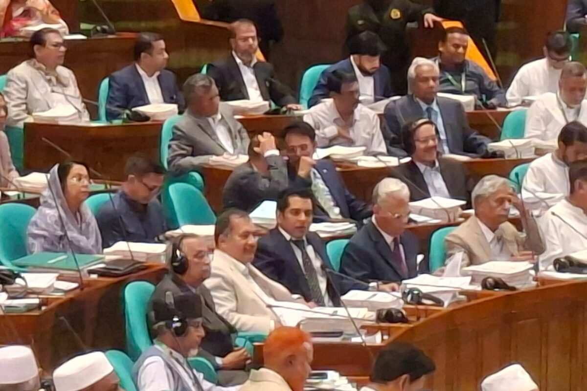 জাতীয় সংসদের প্রথম সারিতে আসন পেলেন তথ্য ও&hellip;