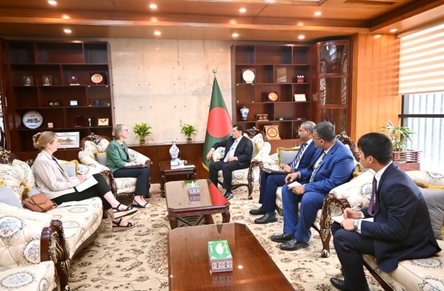 রোহিঙ্গা প্রত্যাবাসনে যুক্তরাজ্যের সক্রিয় ভূমিকা চাইল বাংলাদেশ