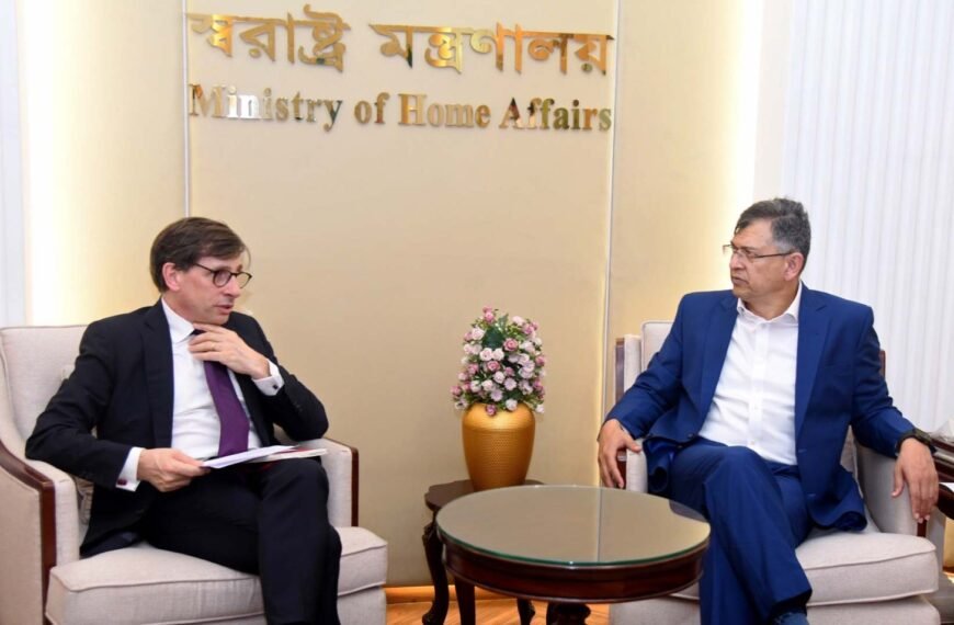 পুলিশের সংস্কার ও সক্ষমতা বৃদ্ধিতে ফ্রান্সের সহযোগিতা চাইলেন স্বরাষ্ট্রমন্ত্রী