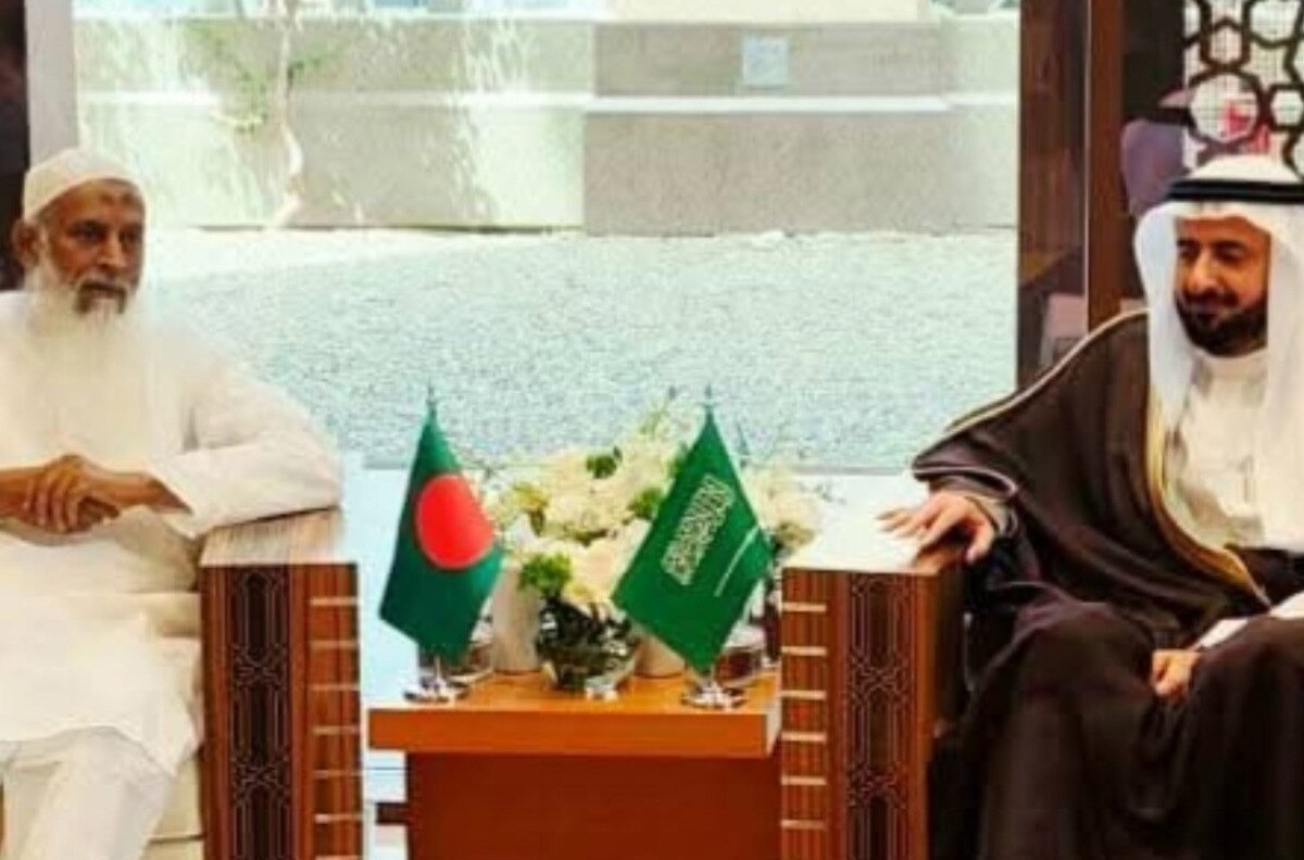 ধর্মমন্ত্রীর সাথে সৌদি হজ ও উমরাহ মন্ত্রীর দ্বিপক্ষীয়…