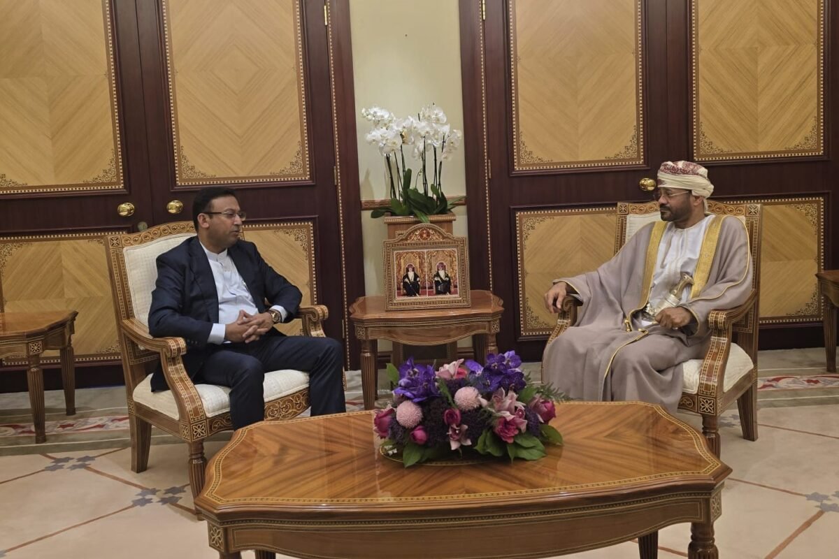 ওমানের সুলতানের কাছে প্রধানমন্ত্রীর সংহতির বার্তা হস্তান্তর করেছেন&hellip;