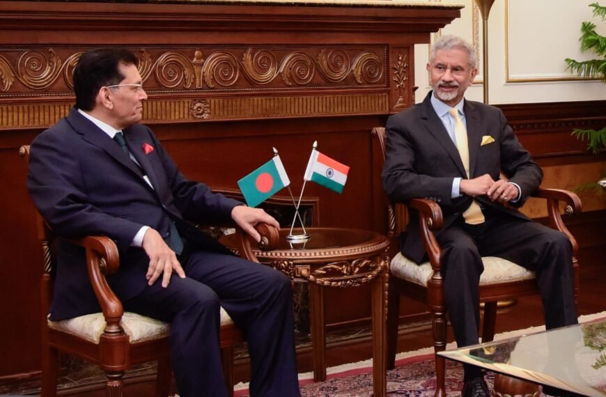 ভিসা সহজীকরণ, জ্বালানি সরবরাহ ও দ্বিপাক্ষিক সম্পর্ক জোরদারে গুরুত্ব দিয়ে বাংলাদেশ-ভারত বৈঠক অনুষ্ঠিত