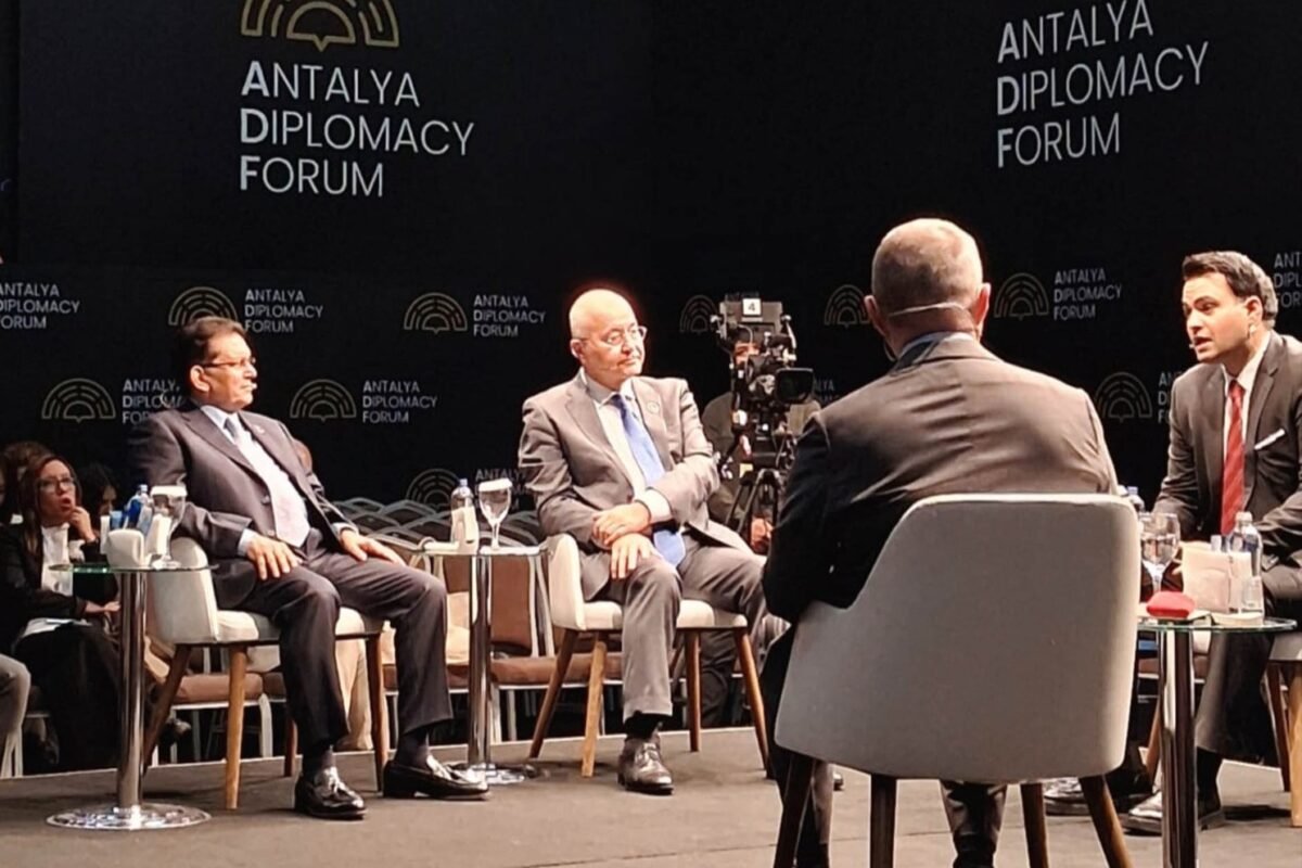 রোহিঙ্গা সংকটের টেকসই সমাধান রাখাইনেই নিহিত: পররাষ্ট্রমন্ত্রী