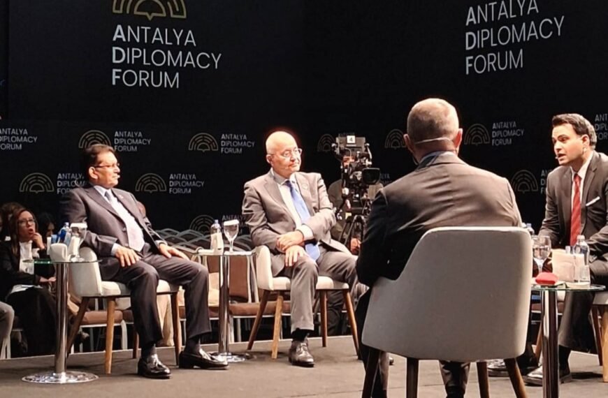 রোহিঙ্গা সংকটের টেকসই সমাধান রাখাইনেই নিহিত: পররাষ্ট্রমন্ত্রী